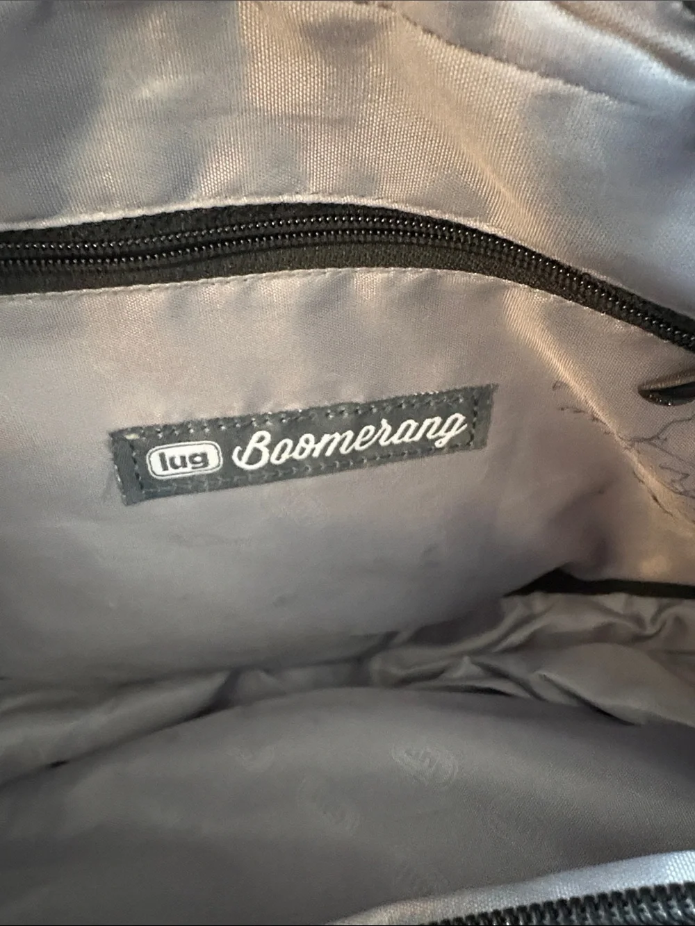 lug lightweight “boomerang”